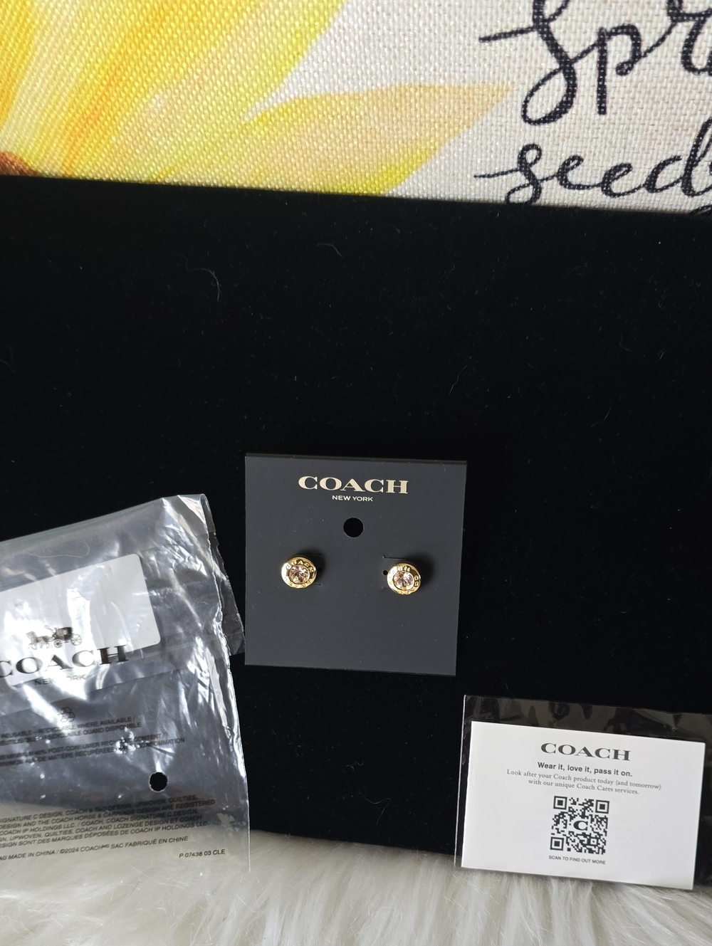 NWT COACH Gold-Tone Earrinhs With PINK CENTER STONE - Picture 3 of 6